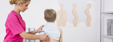 Estos son los cinco problemas más comunes en la columna de los niños: cuándo acudir al pediatra 