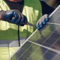 Las placas solares no son suficientes para soportar un apagón total. La solución se llama back-up: convertir tu casa en una isla energética