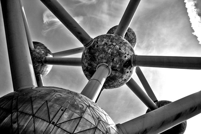 Atomium Magritte aniversario