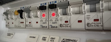 Así me avisó el electricista para evitar sustos: “Baja todos los interruptores menos este si te vas de casa”