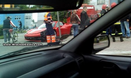Dolorpasión™: Cae el primer Ferrari 458 Italia