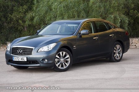 Infiniti M35h 05