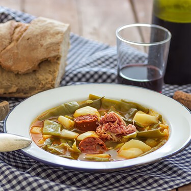 Con judías verdes y patata, este pote de cocina de la abuela es humilde y barato, pero sienta de lujo en invierno 