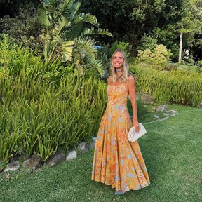 Cortefiel rebaja el vestido elegante, que no marca nada y con el que triunfar en cualquier evento por menos de 70 euros 