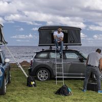El MINI más grande quiere que te vayas de escapada: ya puedes acampar en el techo de tu Countryman