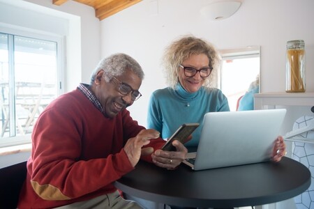 El 53,0% de los mayores de 50 años prevé formarse en habilidades digitales
