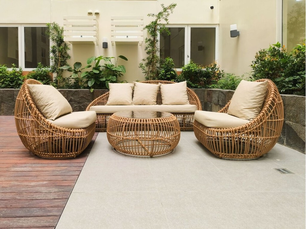 Jysk tiene el conjunto de muebles de exterior mejor de precio: sofá de tres plazas, sillón y mesa por 350 euros