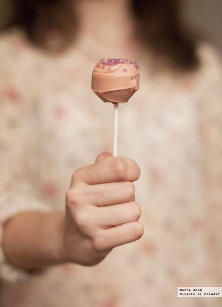 Cómo hacer bizcobolas o cake-pops de chocolate. Receta
