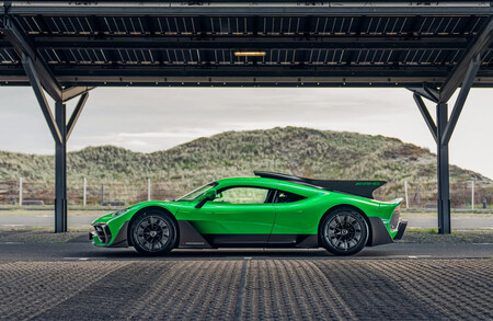 Mercedes Amg One Verde Perfil