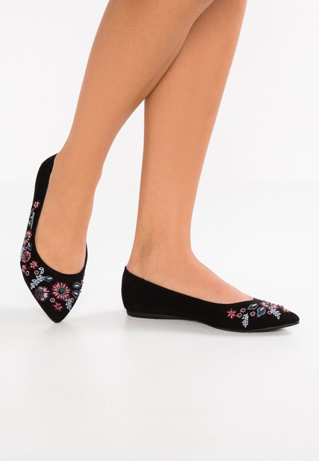 Por sólo 20,95 euros en Zalando tenemos estas bailarinas de New Look Wide Fit Lejardin