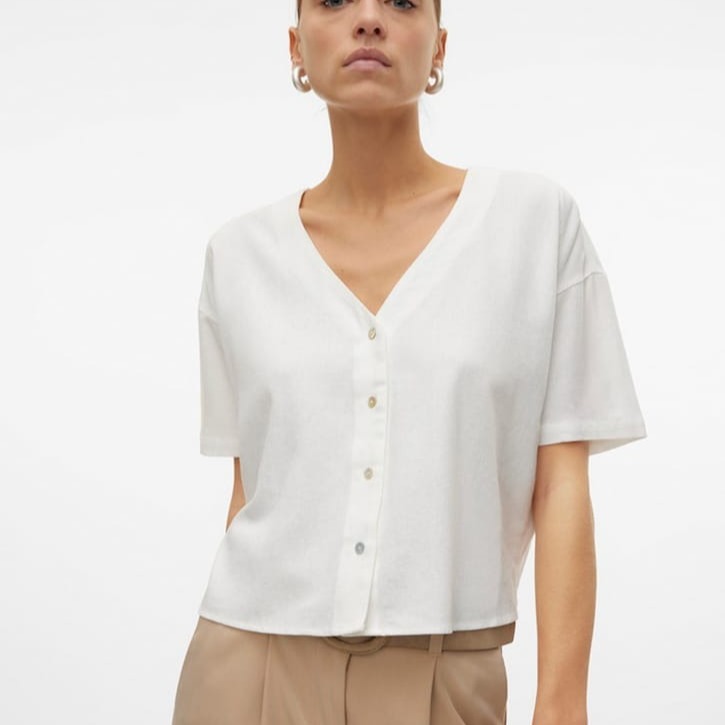 Vero Moda - Camisa de corte holgado de mujer con cuello en pico.