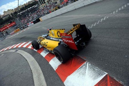 Robert Kubica volando en el GP de Mónaco 2010