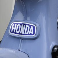 Ni la CBR ni una trail. Una Honda es la moto que más se vende en el mundo, y lo sigue petando desde hace casi 100 años 