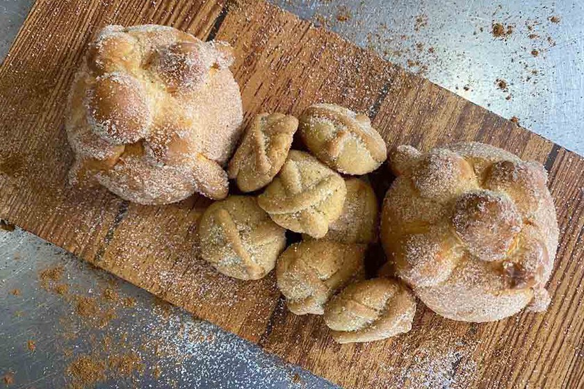 Pan de muerto en miniatura tenemos la aclamada receta de galletas de