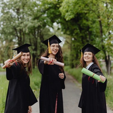 Cómo vestir para una graduación por la mañana | Ropa, zapatos y accesorios