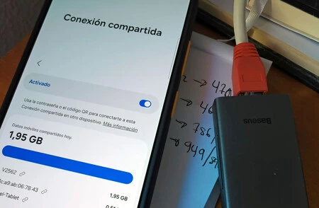 Móvil conectado a Ethernet por su USB-C y un hub