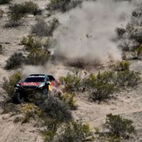 ¿Abandonará Carlos Sainz el Dakar 2016 tras su inoportuna avería?