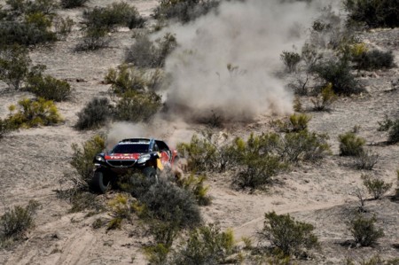 ¿Abandonará Carlos Sainz el Dakar 2016 tras su inoportuna avería?