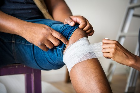 Cuida tus rodillas en el gimnasio: ejercicios y consejos que te ayudan a protegerlas