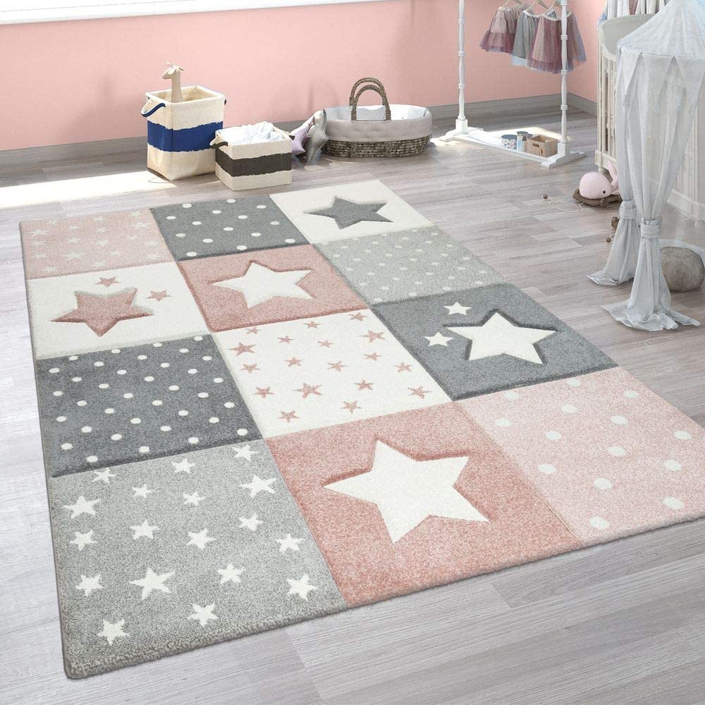 Alfombra en tonos pastel a cuadros con estampado de estrellas y lunares. Tamaño:80x150 cm