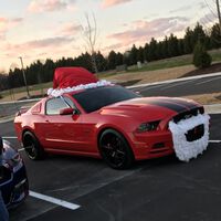 En plena Navidad, hay quienes decoran sus autos como arbolitos: hay multa en CDMX por hacerlo