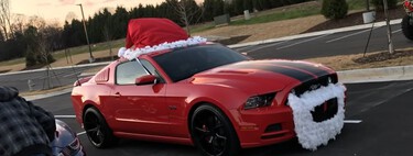 Casi nadie lo sabe pero poner gorro navideño o cuernos de reno al coche en CDMX puede costarte una multa: esto dice la ley 