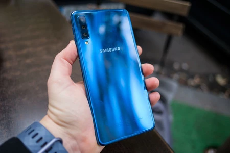 Ofertas de primavera en Amazon: móviles Huawei P30, Honor Play y Samsung Galaxy A7 rebajados