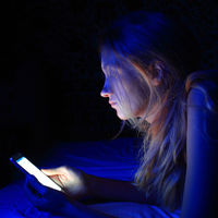 Ojo con lo que compartes: 'Dominó', una campaña para ayudar a frenar el ciberacoso entre los jóvenes