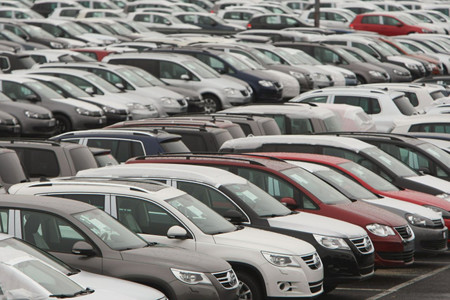 Antes de romper el récord Guiness de 'selfies', México rompe récord en ventas de autos