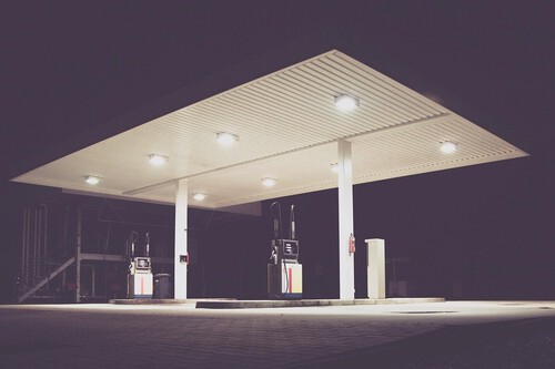 "Estamos asfixiados por falta de liquidez": las gasolineras se quejan de las ayudas "mal diseñadas y peor ejecutadas" del Gobierno