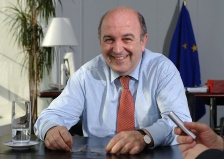 Europa apoya subvencionar una tarjeta para comprar "música legal" en Internet