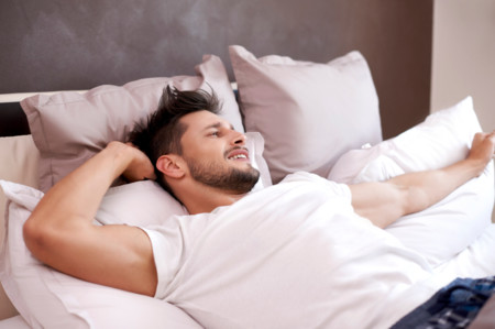 Manual de comportamiento para cuando te quedas unos días solo en casa (según ella y según tú)