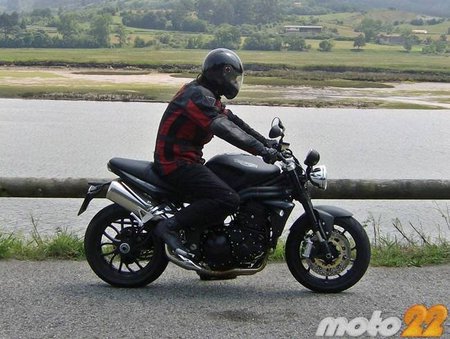 Triumph Speed Triple, ¿te sientes como Ethan Hunt? 