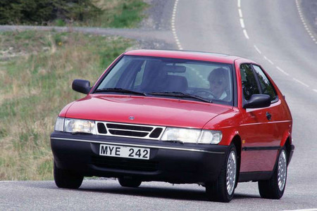 Saab 900