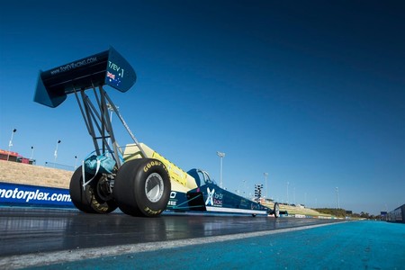 ¿0 a 200 km/h en 0,8 segundos? Eso busca este dragster eléctrico de Top EV Racing