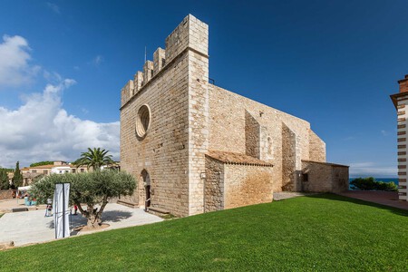 Pueblo Medieval Autentico Playa Levante Mediterraneo Playa Eclipse Solar Gastronomia Desconocido Sin Turistas