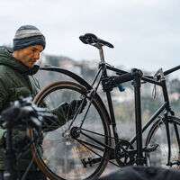 "Prefiero tener tiempo libre". Un mecánico de bicis revela cómo ganar 2.500 euros y tener 15 semanas de vacaciones sin tener ni un taller 