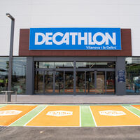 Desde este viernes Decathlon tiene la sombrilla 3 en 1 convertible para la playa por menos de 30 euros  