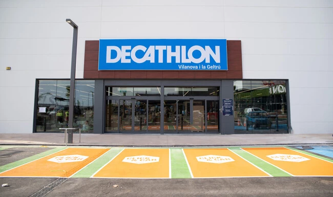 Decathlon Abre Sus Puertas En El Nuevo Parque Comercial Vilanova I La Geltru 2 Scaled