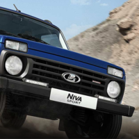 Es uno de los autos nuevos más obsoletos del planeta, pero aun con casi 50 años sin cambiar, hay algo de encanto en este SUV ruso