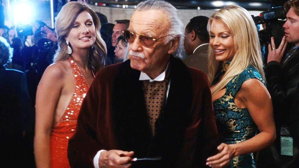 El mejor cameo de Stan Lee no fue en el UCM, sino cuando posó desnudo en un cómic de Marvel y lo censuraron El mejor cameo de Stan Lee no fue en el UCM, sino cuando posó desnudo en un cómic de Marvel y lo censuraron