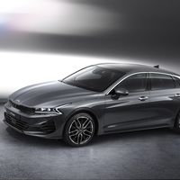 Primeras imágenes del nuevo Kia Optima: la berlina desembarcará en Corea en diciembre