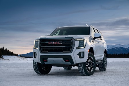 El GMC Yukon 2021 evoluciona: tan colosal como siempre, capaz como nunca