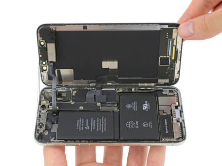 iPhone X, caro de comprar y también de reparar: iFixit le otorga un 6/10 en su índice de reparabilidad