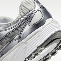 El outlet de Nike liquida las zapatillas con vibes Pegasus más bonitas para el día a día: cómodas y metalizadas 