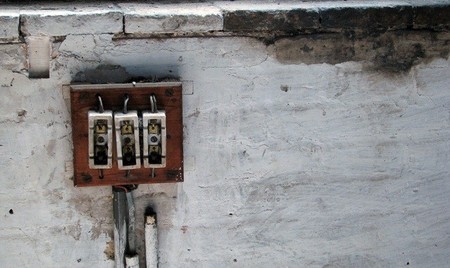 La industria española condenada a ser menos competitiva por el precio de la electricidad