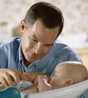 El permiso de paternidad será de 15 días y se ampliará a 4 semanas durante los próximos 8 años