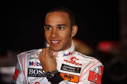 Hamilton vuelve a atacar a Alonso y lo menosprecia