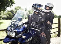 Traje Navigator de Triumph para los más aventureros 