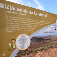 Un paseo por el único volcán-museo de la península ibérica: el volcán de Cerro Gordo (Ciudad Real) 